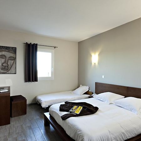 Le Ya'Tis Hotel Saint Laurent des Arbres Bagian luar foto