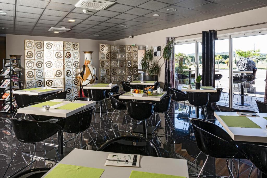 Le Ya'Tis Hotel Saint Laurent des Arbres Bagian luar foto