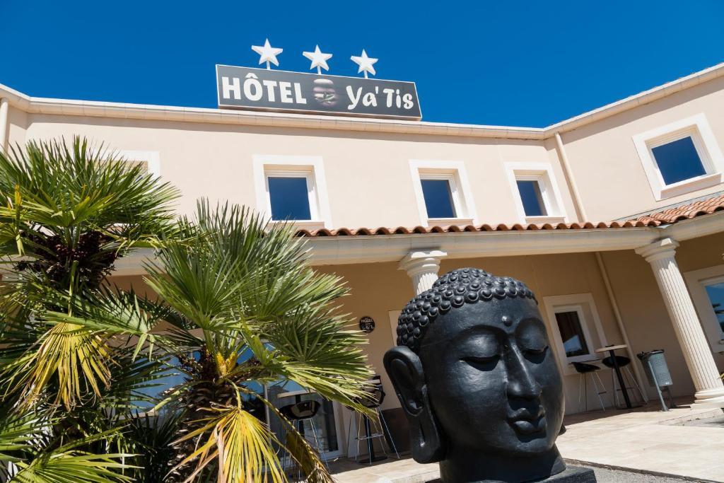 Le Ya'Tis Hotel Saint Laurent des Arbres Bagian luar foto